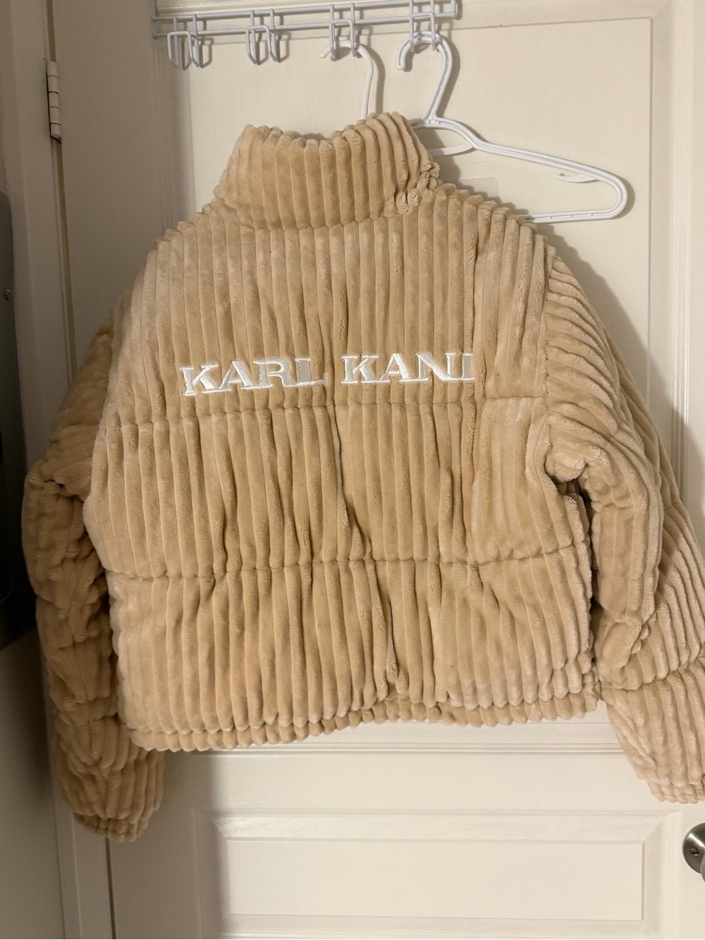 Karl Kani Cream Ribbed Puffer Jacket - Picture 4 of 5
